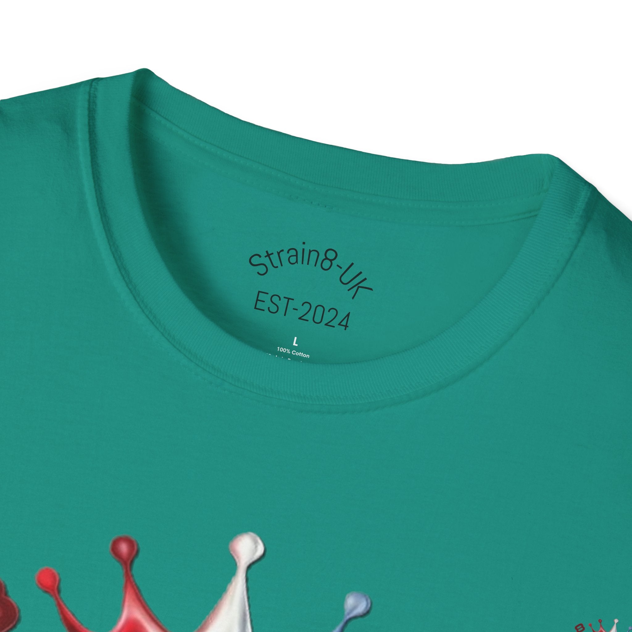 The Royal Strain8-UK T‑Shirt – Cute Cartoon Ted the carrot & Lucy the leak Veggie Characters Tee